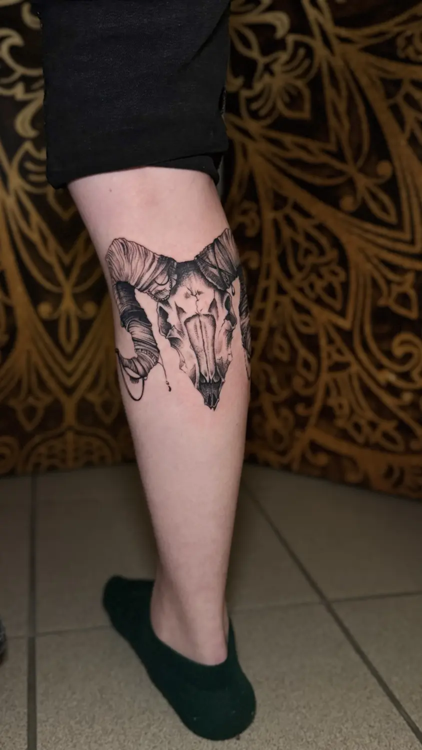 Skin & Art Tattoo – Tattoo auf dem Bein