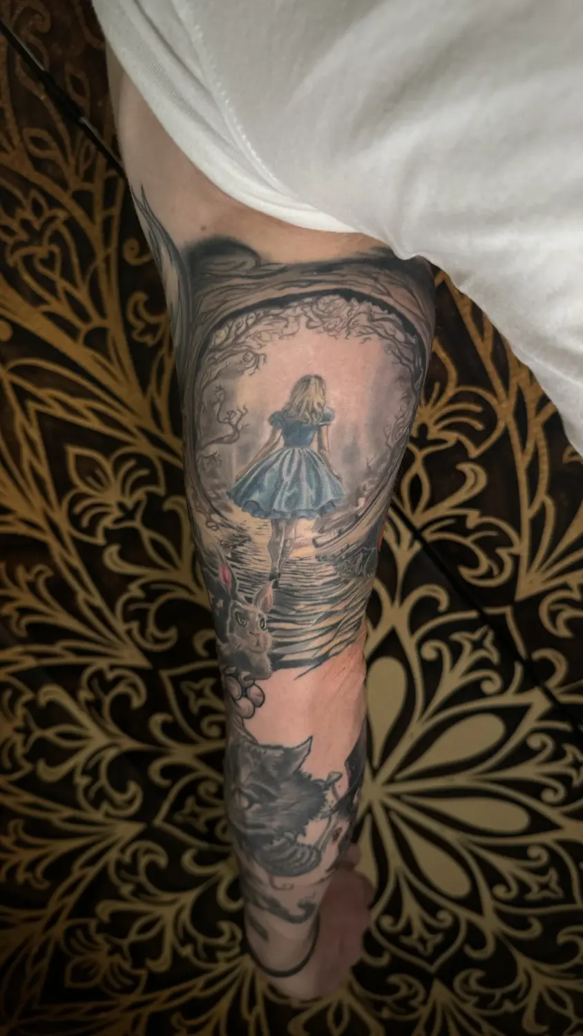 Skin & Art Tattoo – Alice-Tattoo